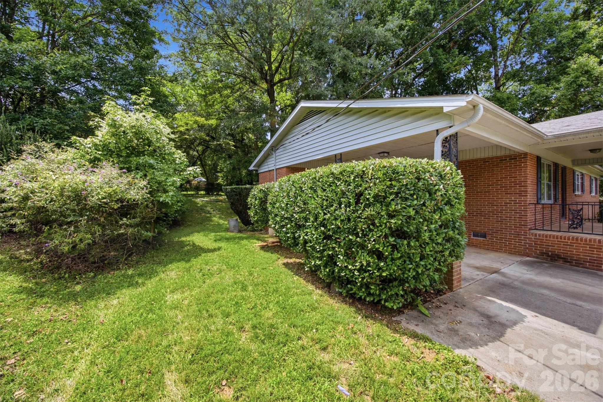 2105 Helen Drive