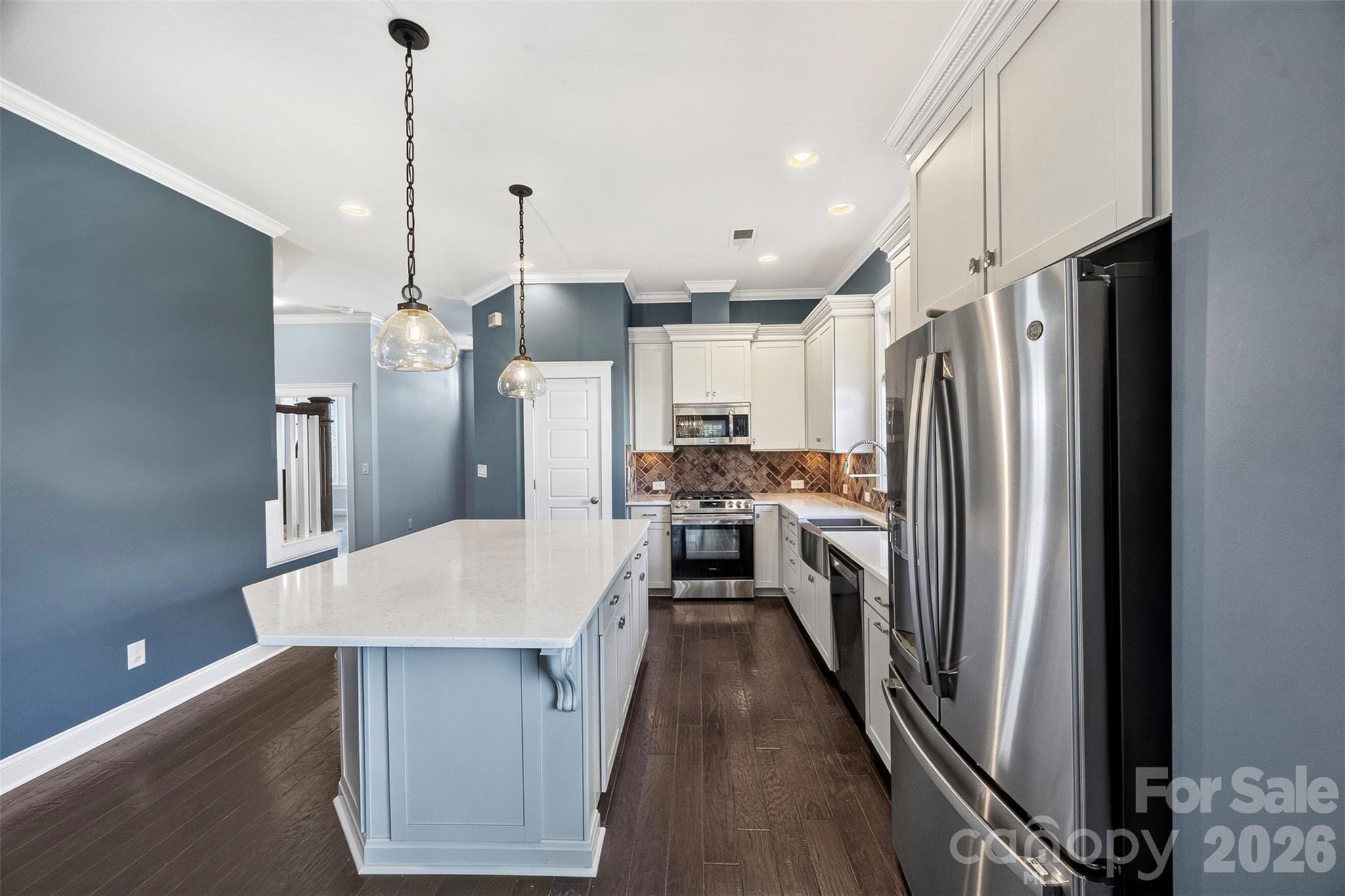 4245 Courtly Lane