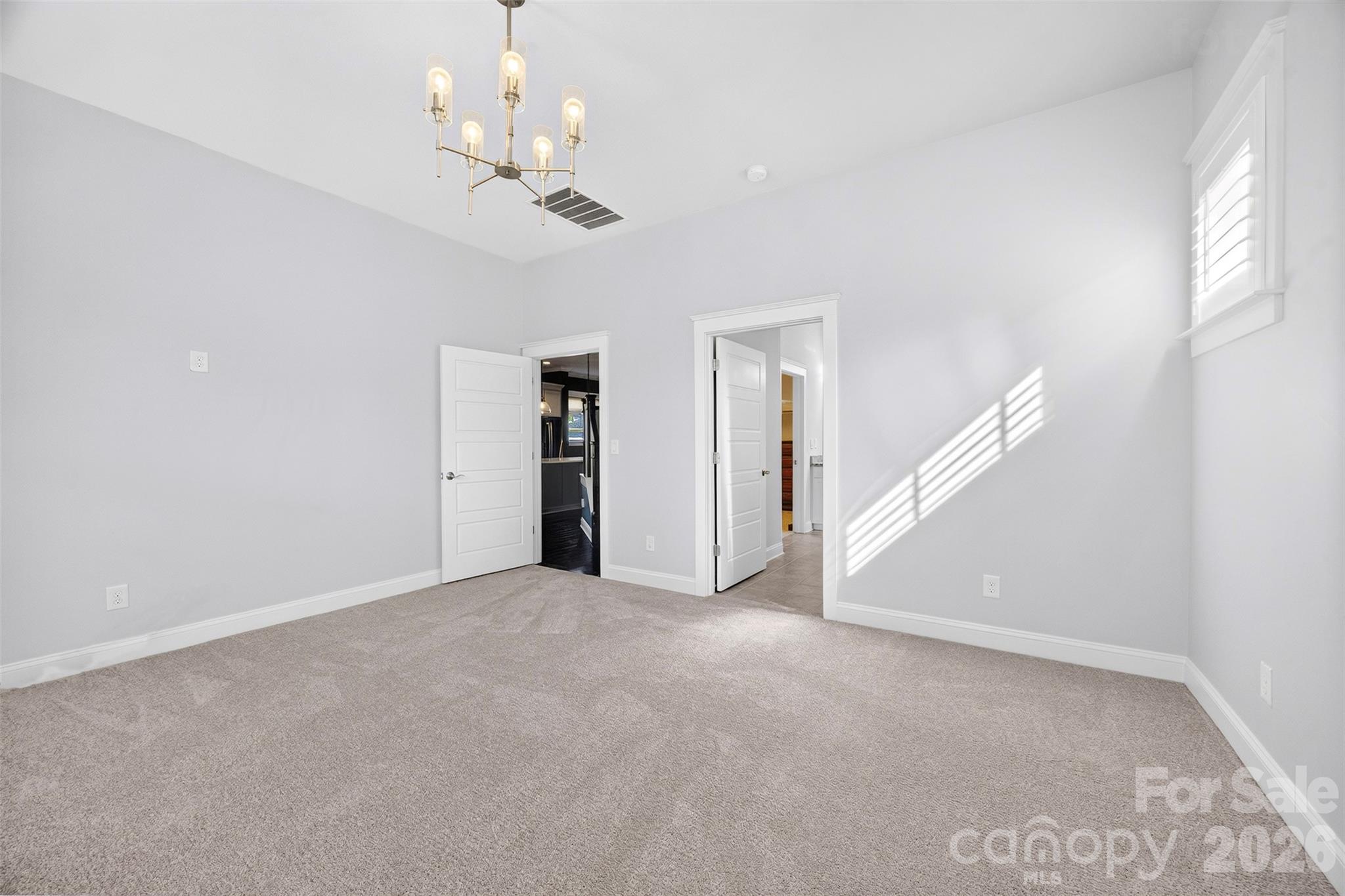 4245 Courtly Lane