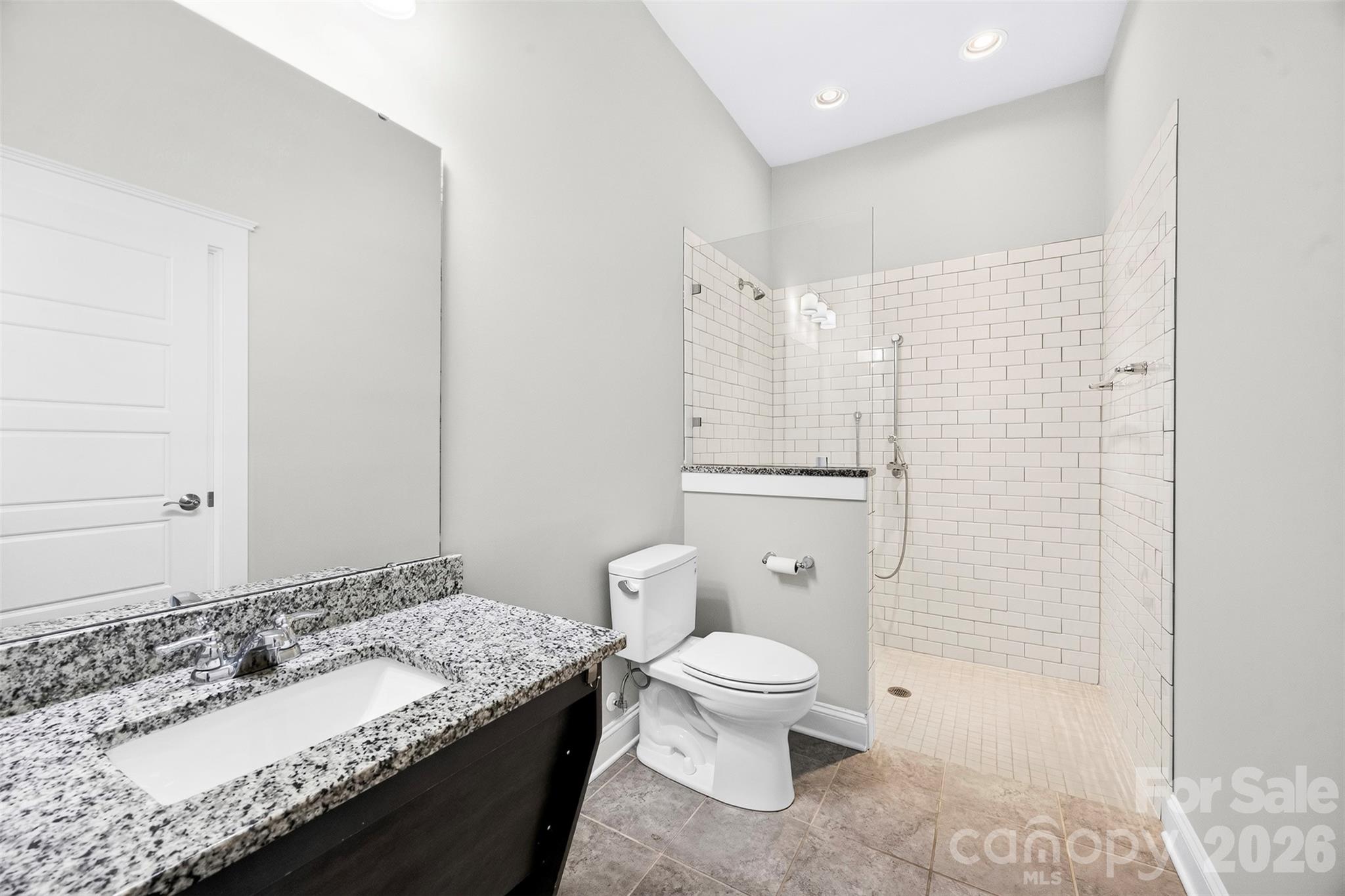 4245 Courtly Lane
