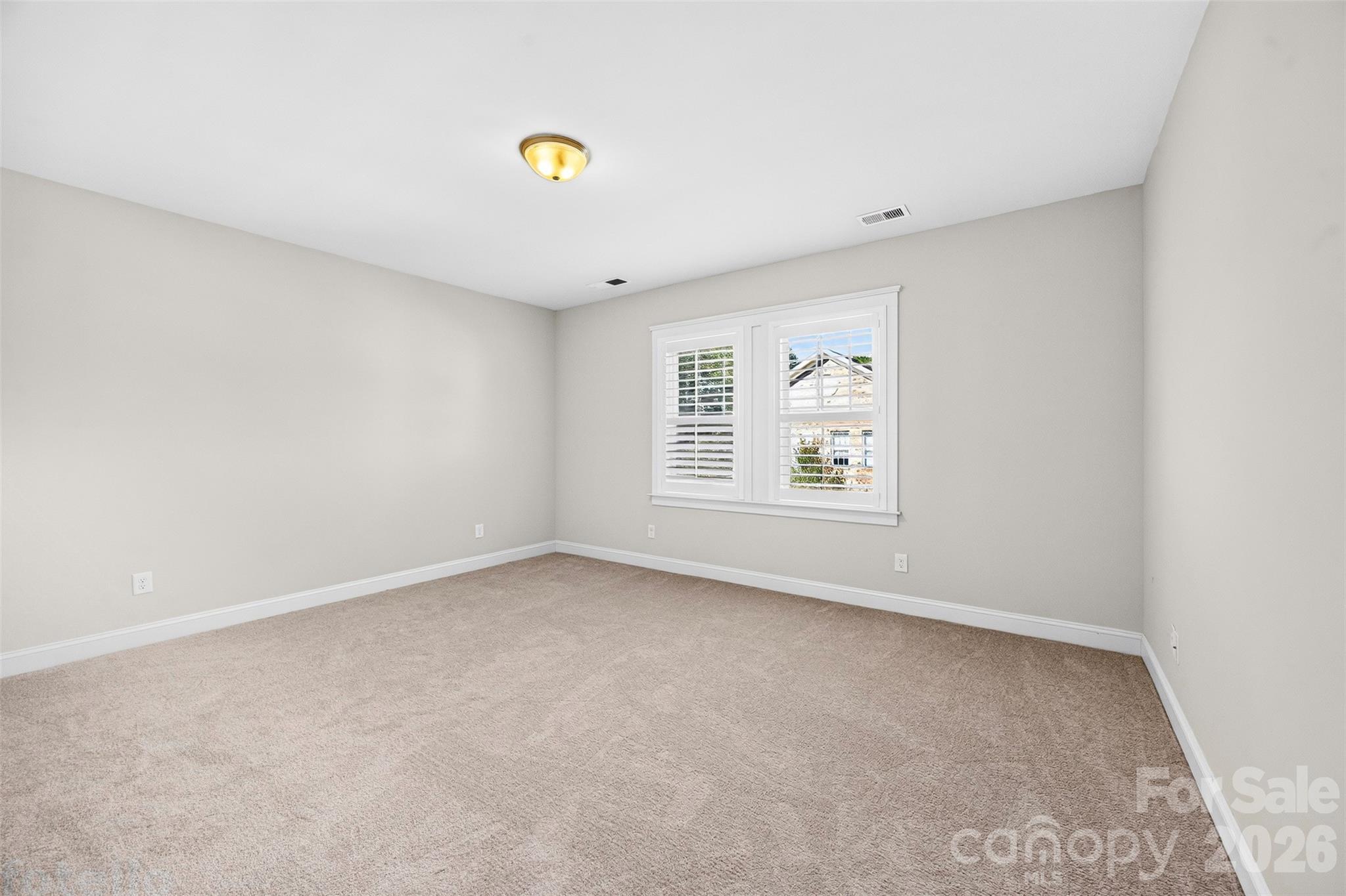 4245 Courtly Lane