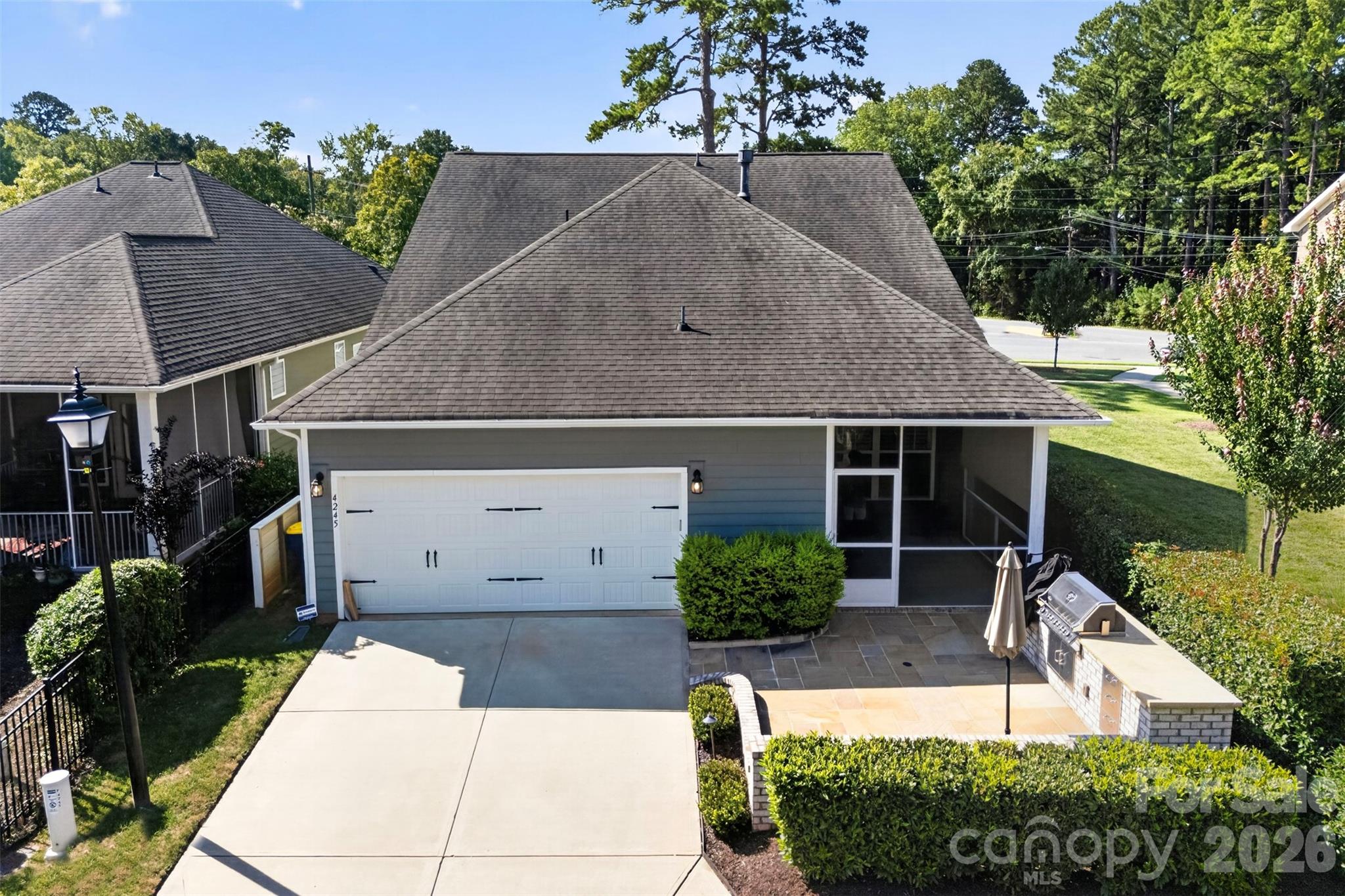 4245 Courtly Lane