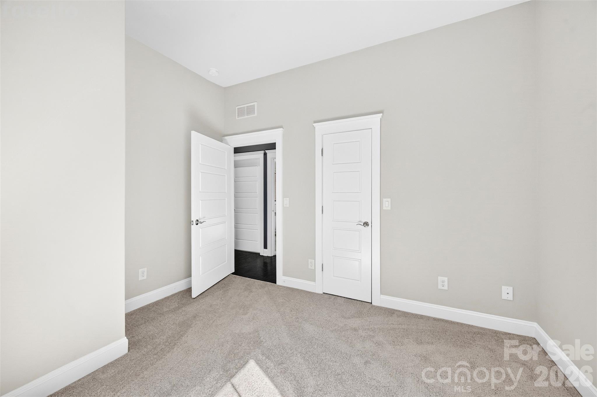 4245 Courtly Lane