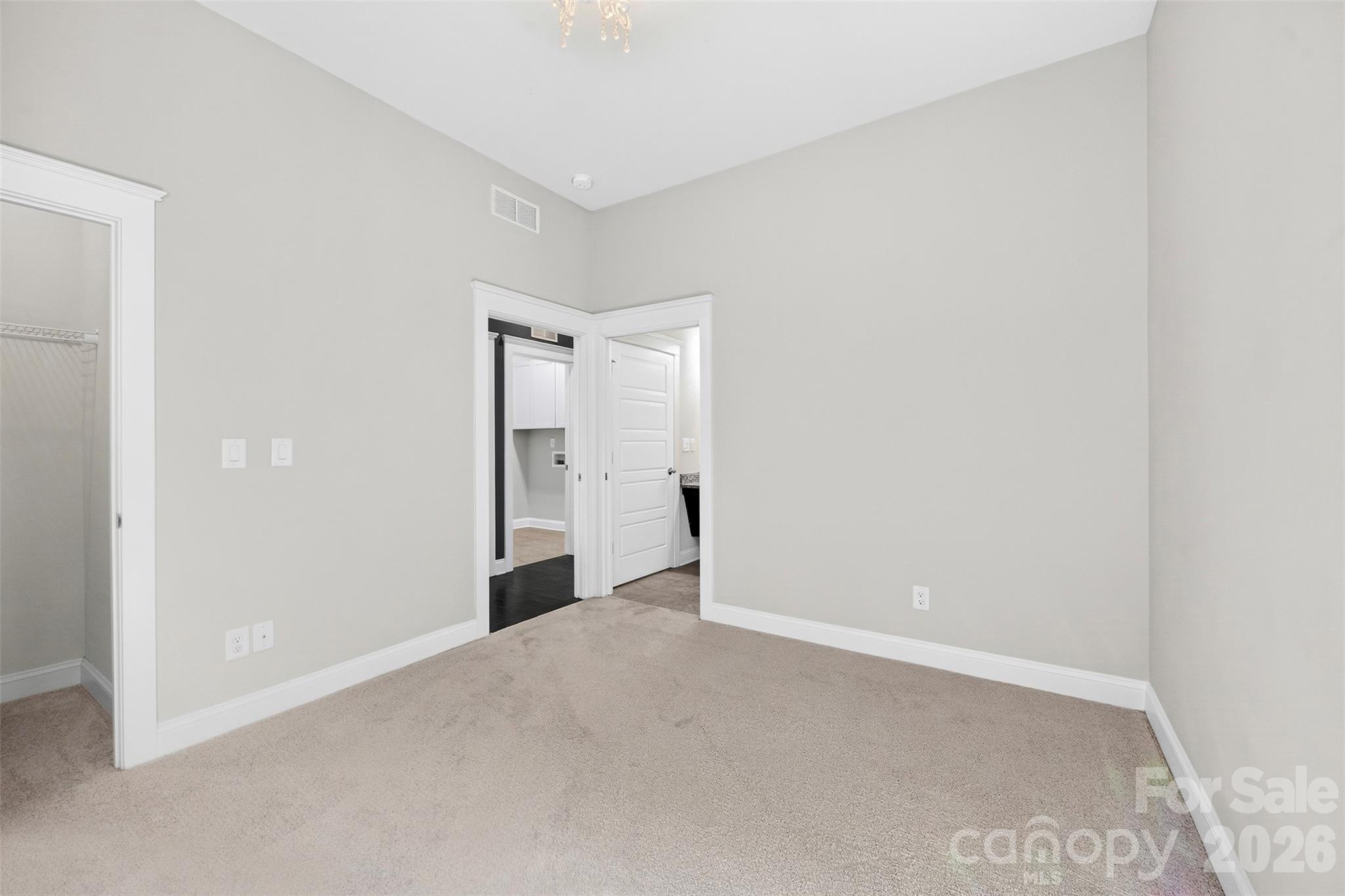 4245 Courtly Lane