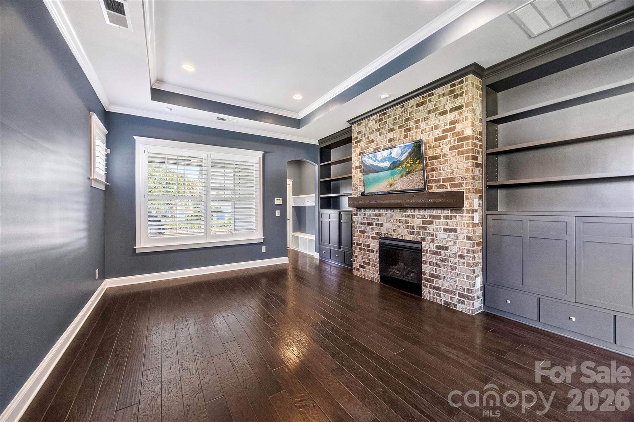4245 Courtly Lane