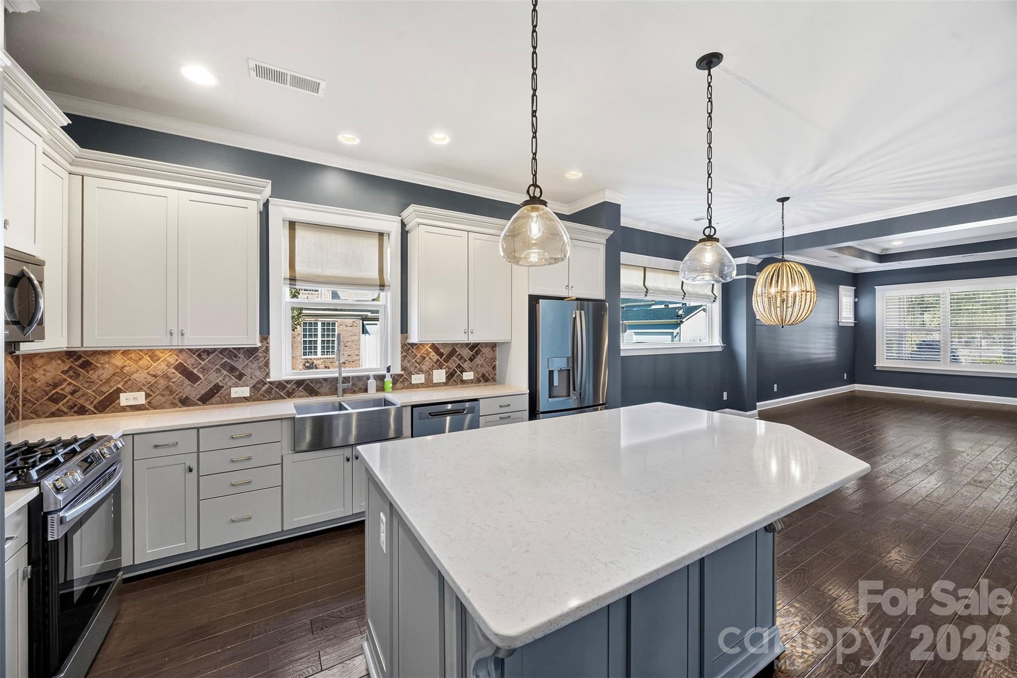 4245 Courtly Lane