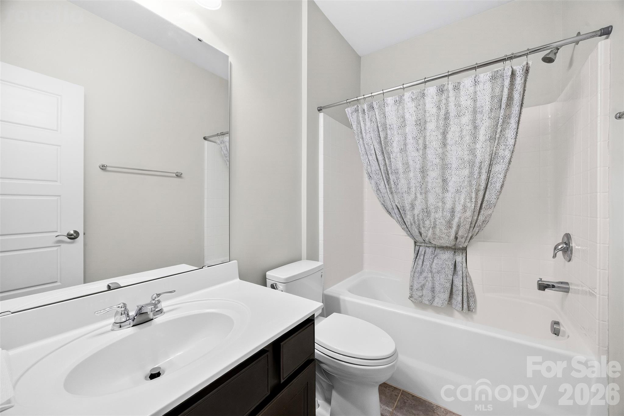 4245 Courtly Lane
