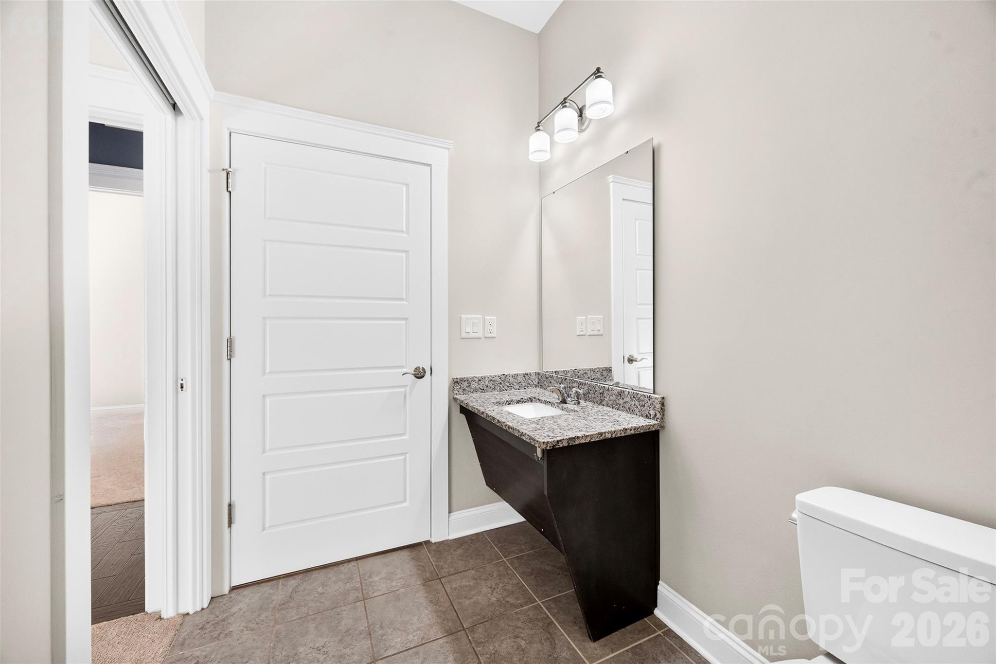 4245 Courtly Lane