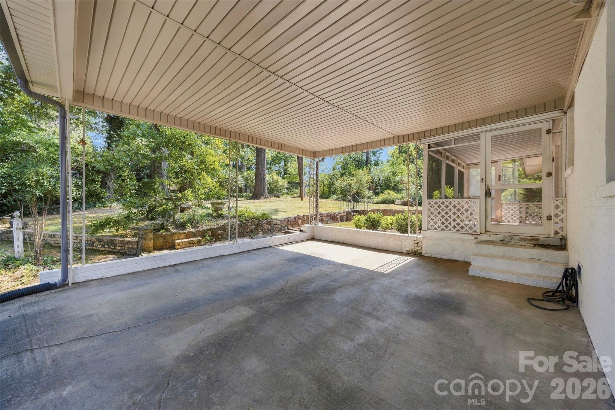 1400 Lynhurst Drive