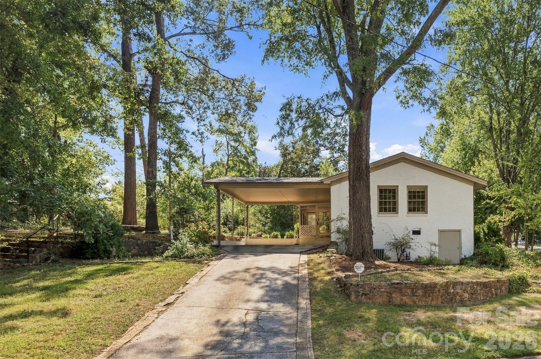 1400 Lynhurst Drive