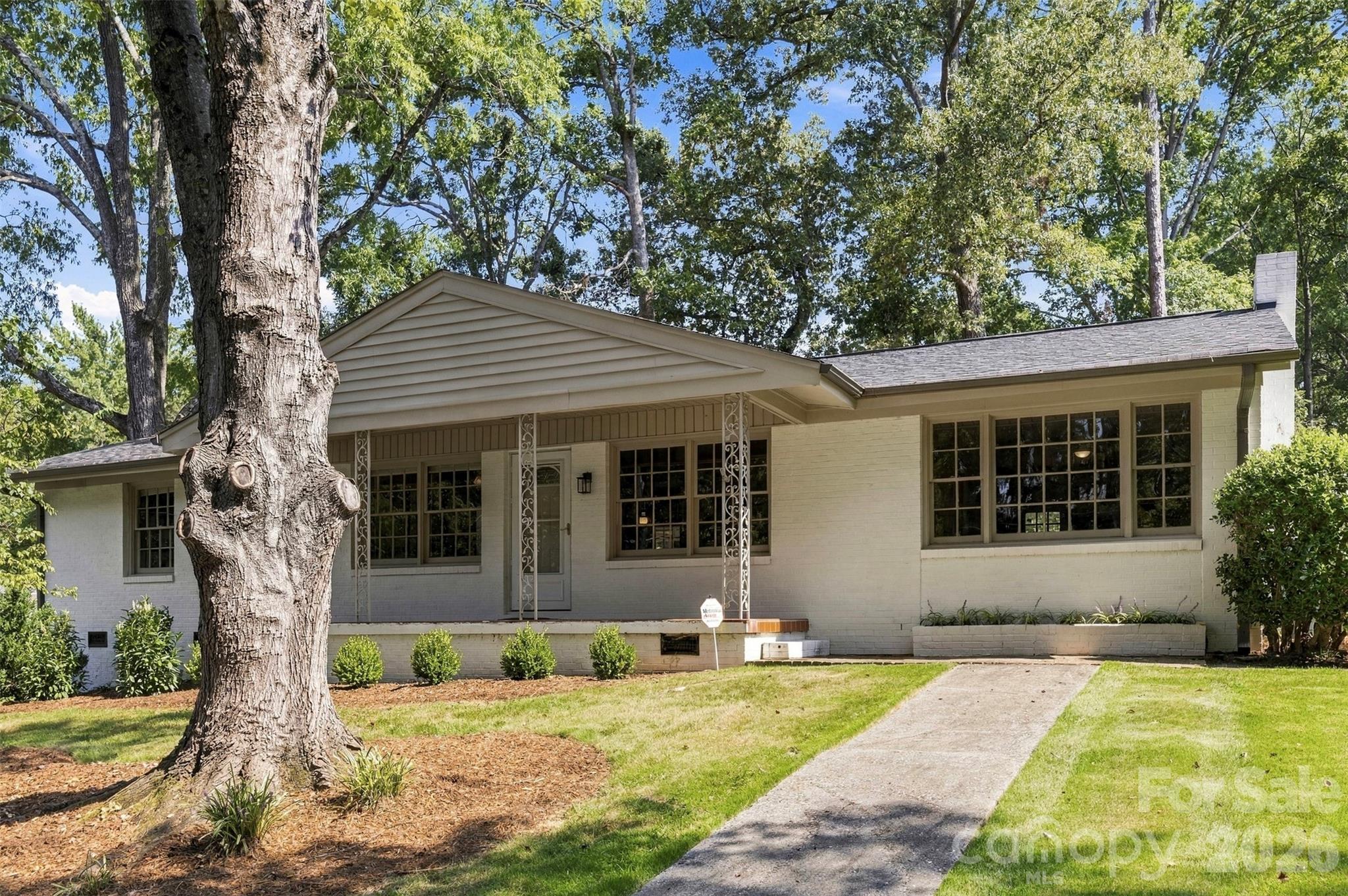 1400 Lynhurst Drive