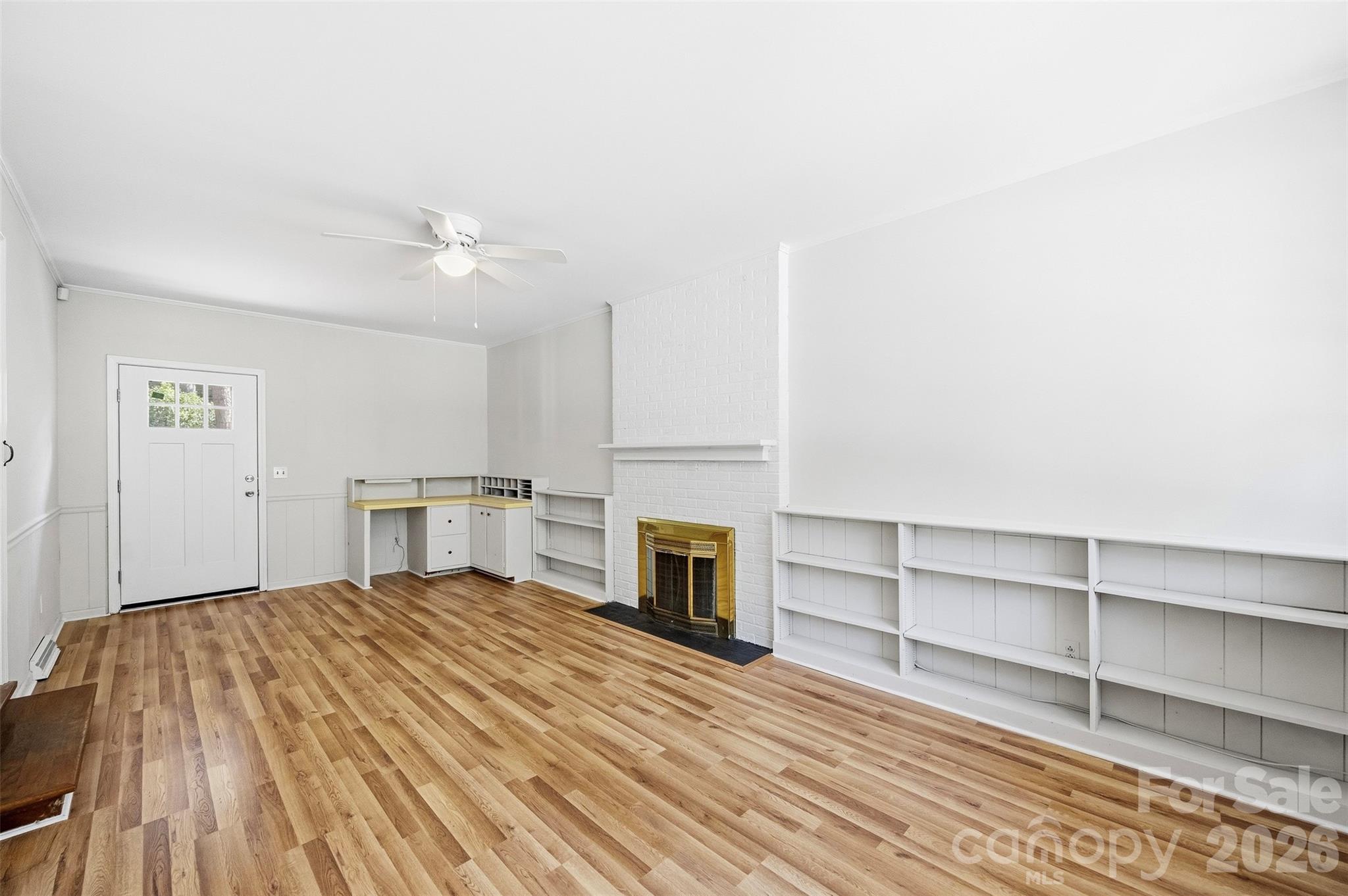 1400 Lynhurst Drive