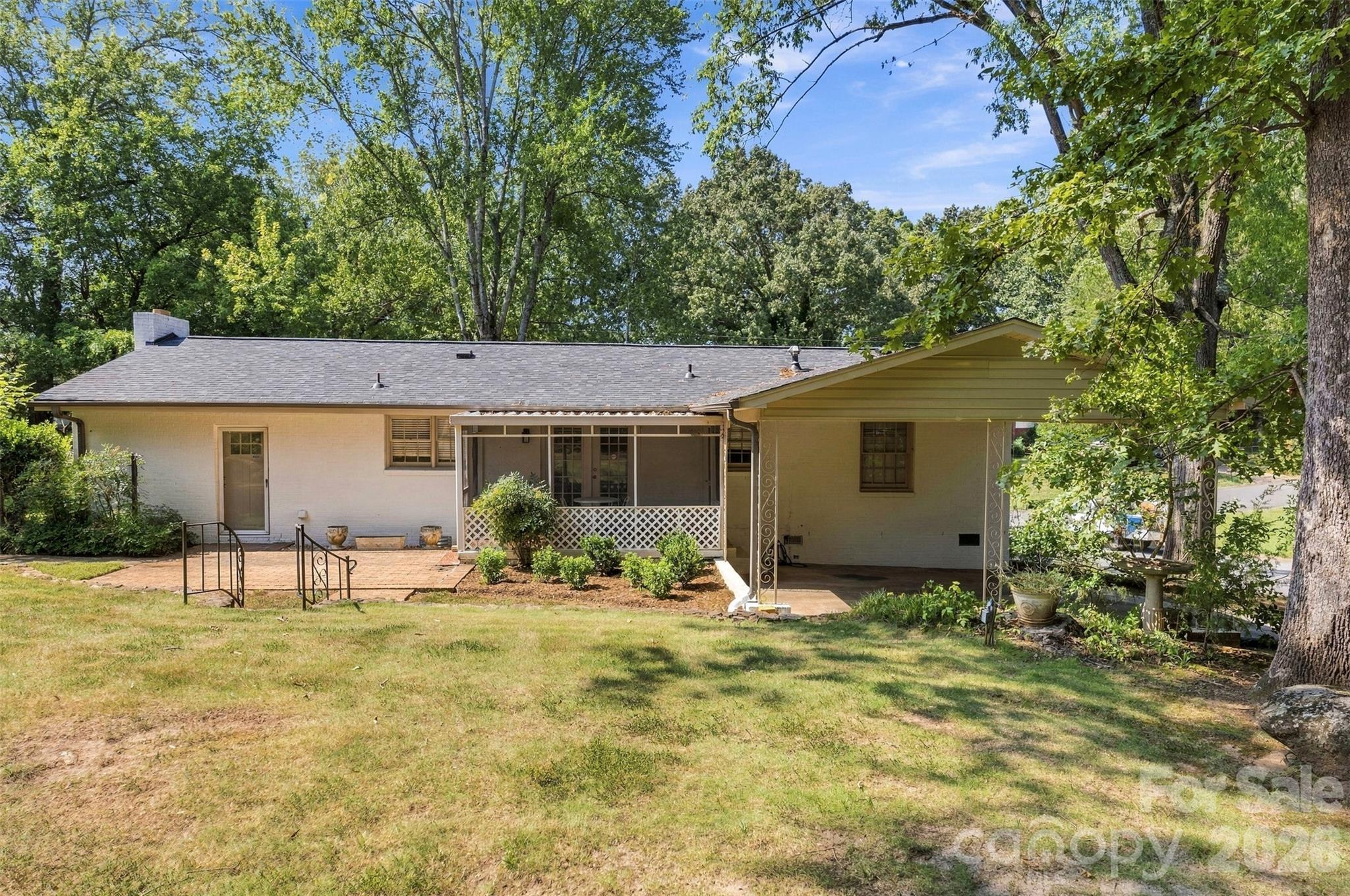 1400 Lynhurst Drive