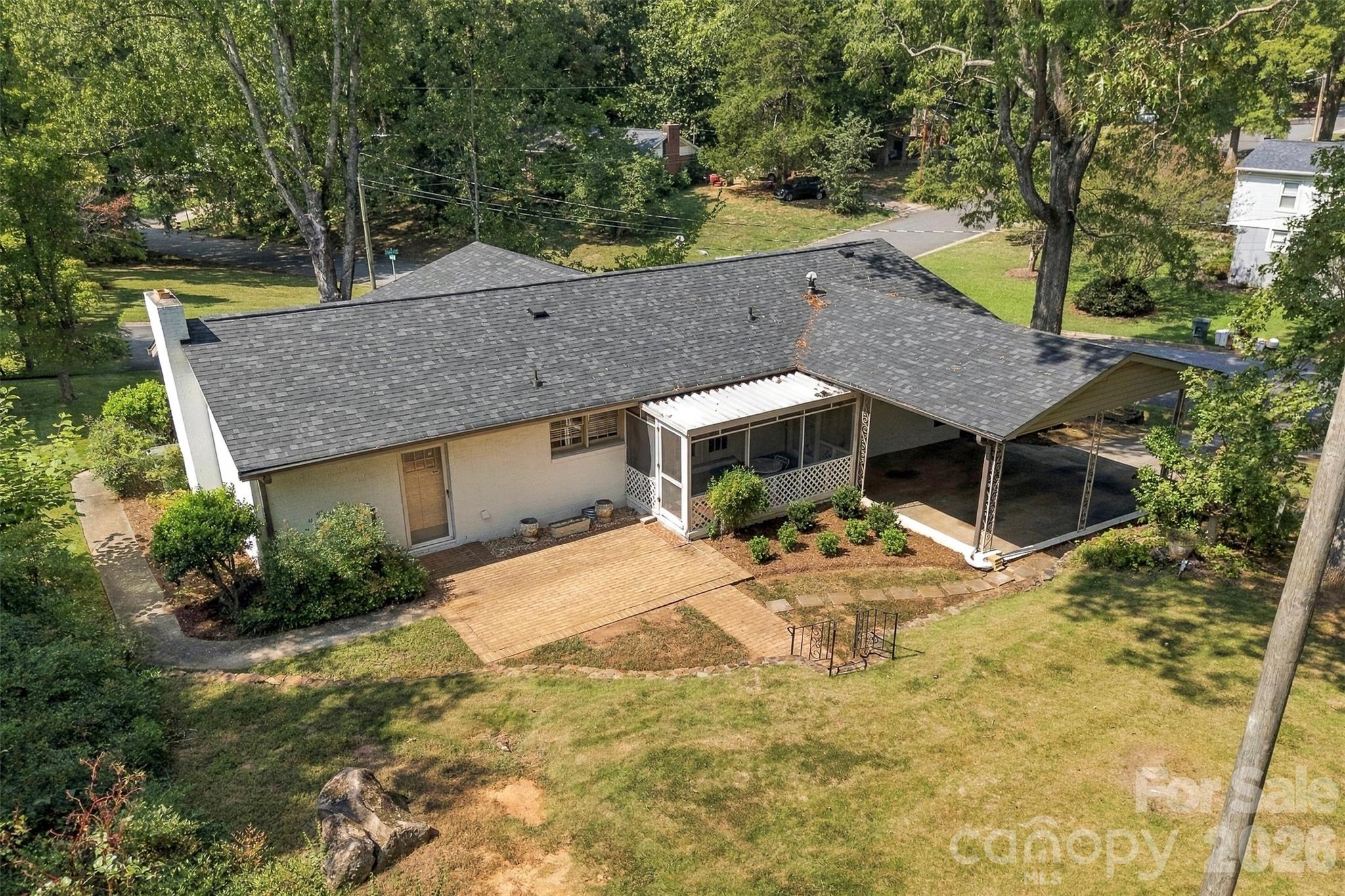1400 Lynhurst Drive