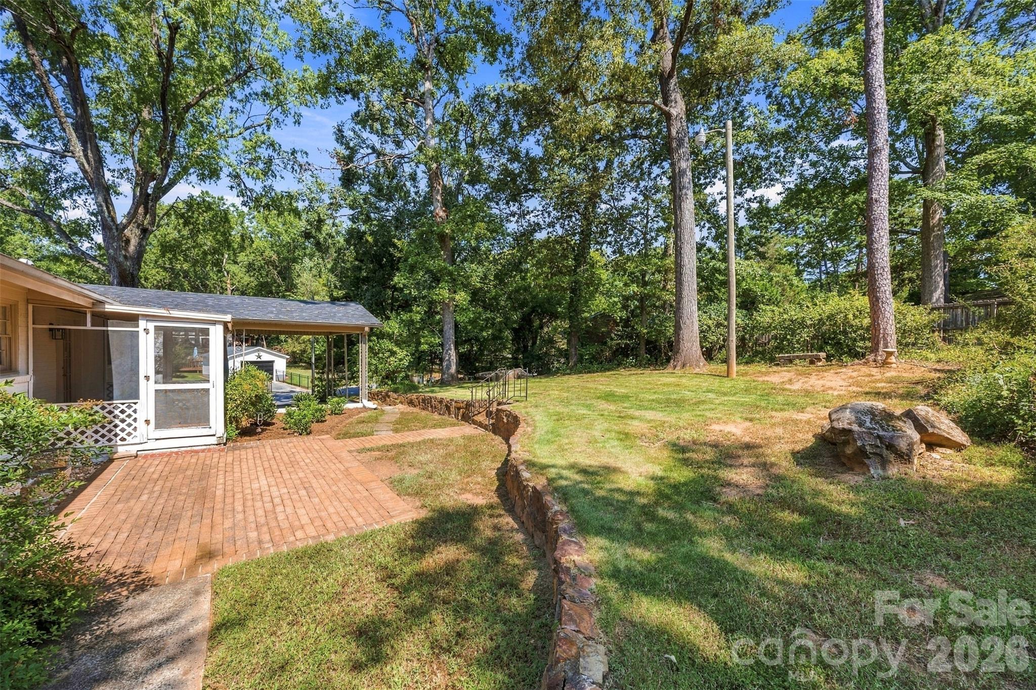 1400 Lynhurst Drive