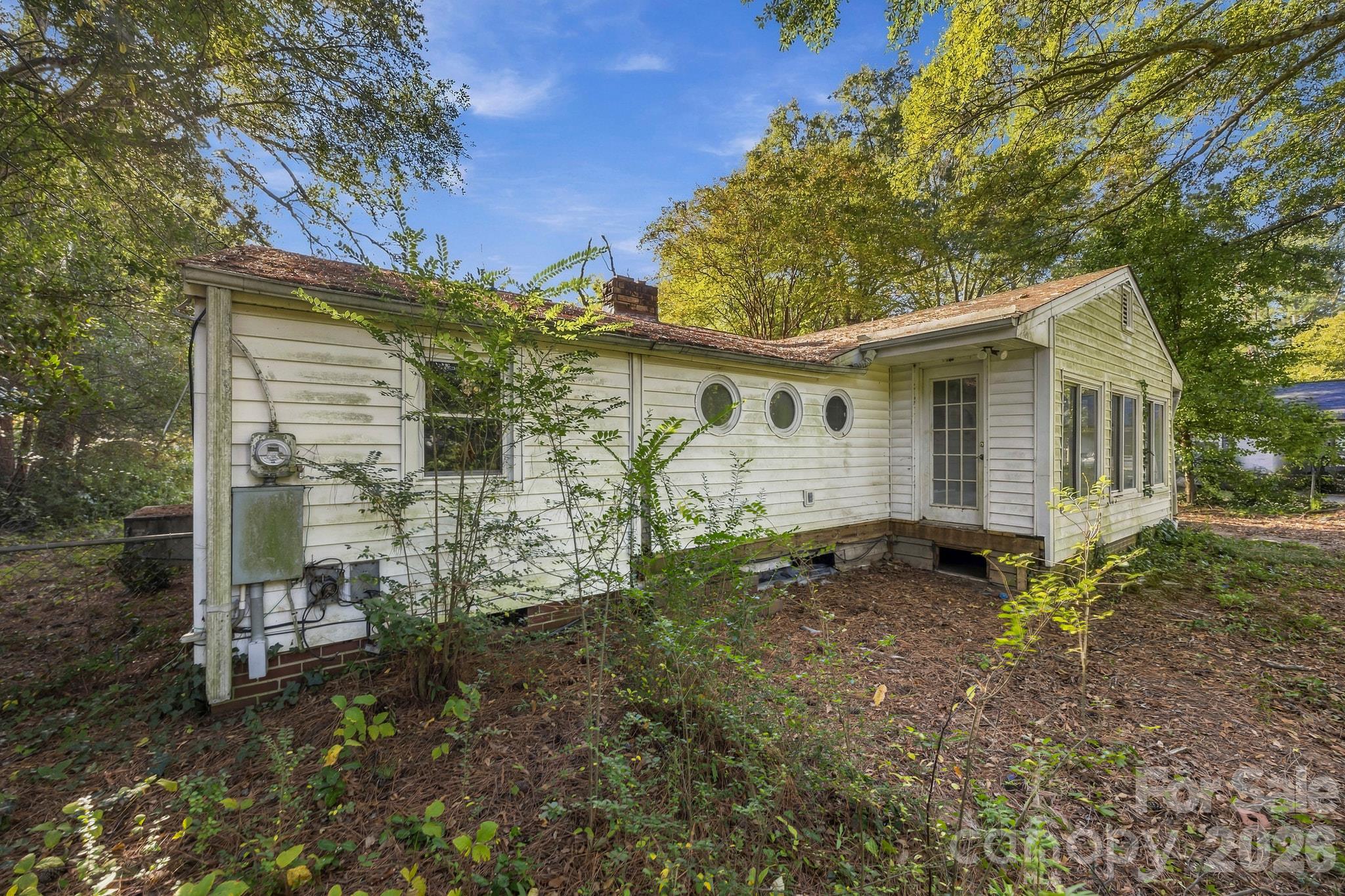 1427 Westbrook Circle