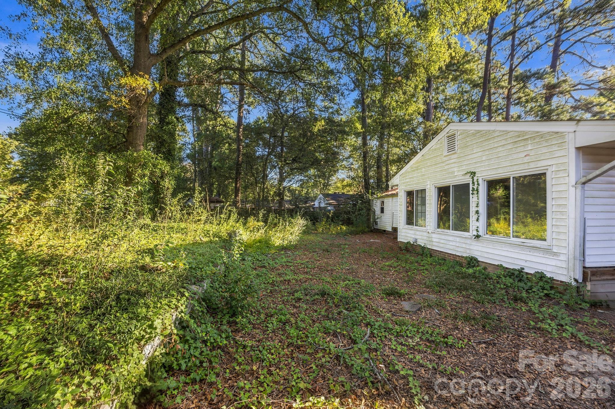 1427 Westbrook Circle
