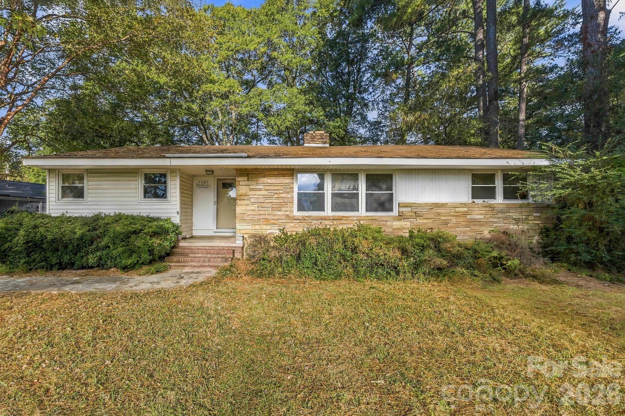 1427 Westbrook Circle