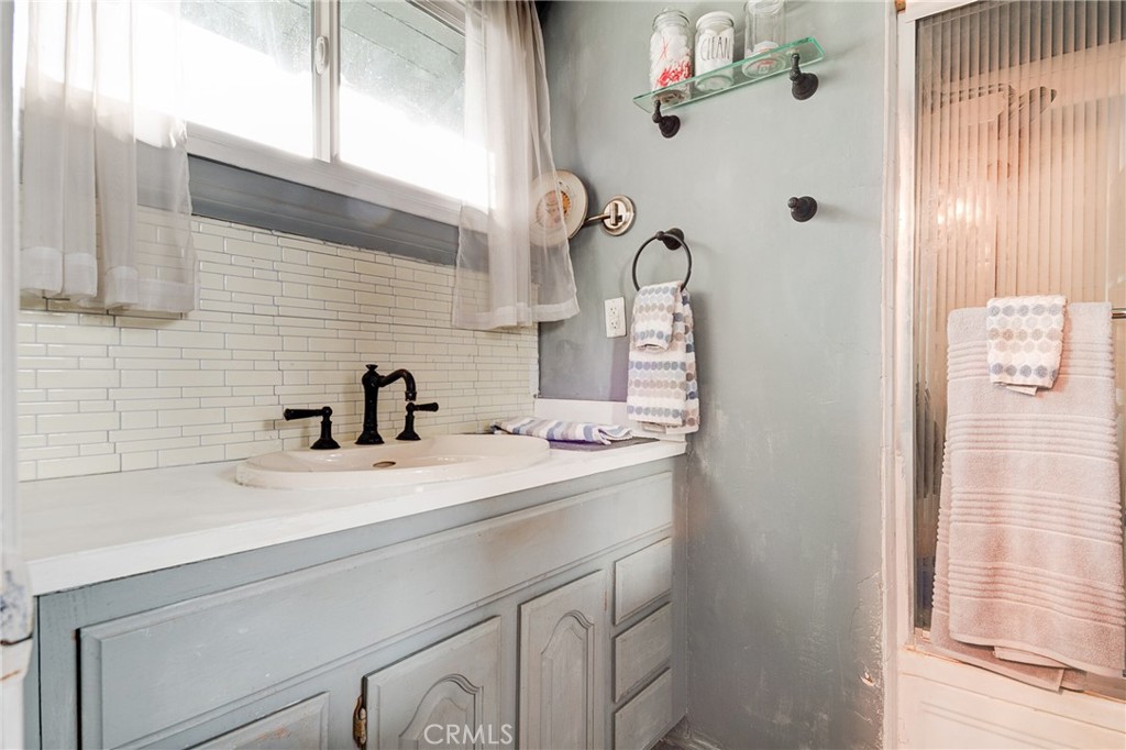 2541 Greenbrier Lane