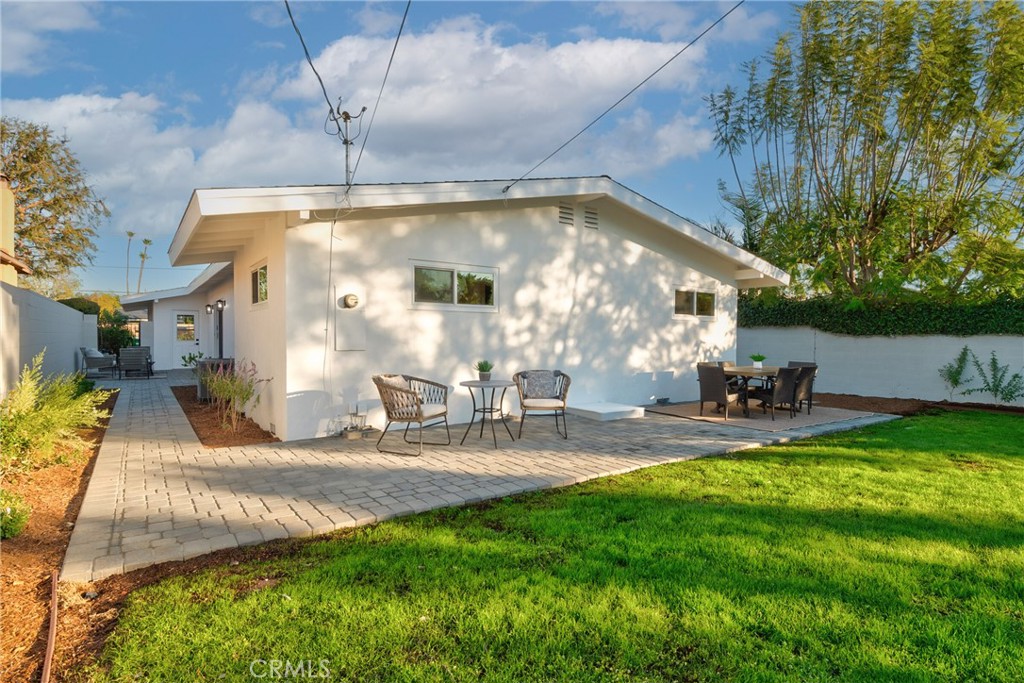 13861 Esplanade Avenue