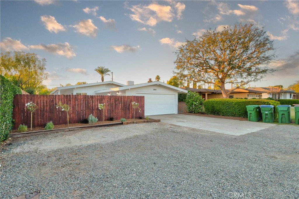 13861 Esplanade Avenue