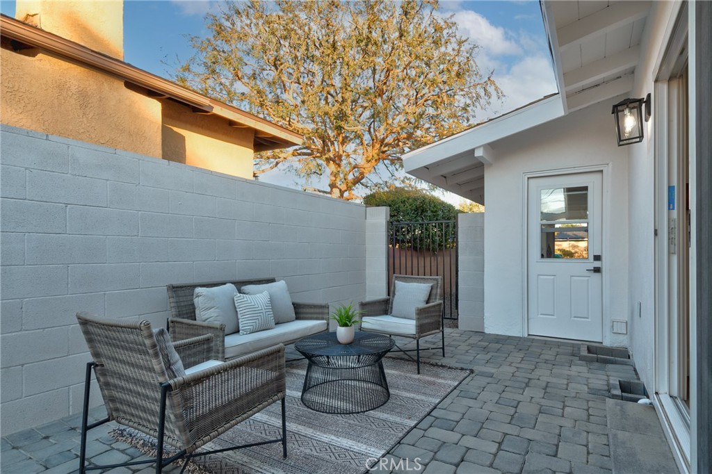 13861 Esplanade Avenue