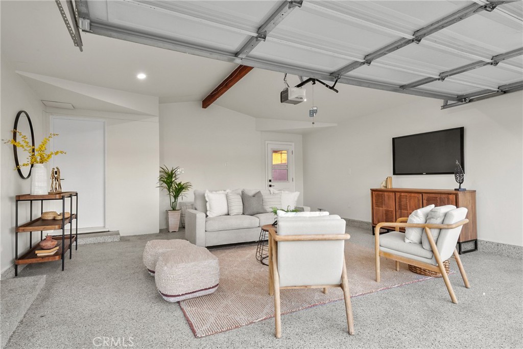 13861 Esplanade Avenue