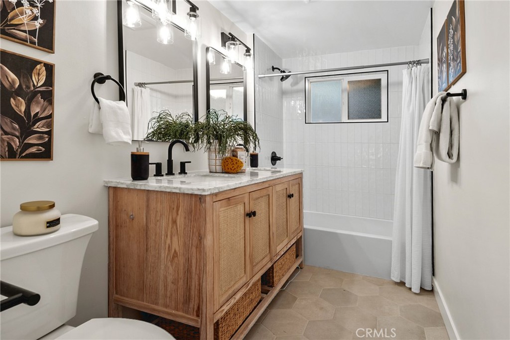 13861 Esplanade Avenue