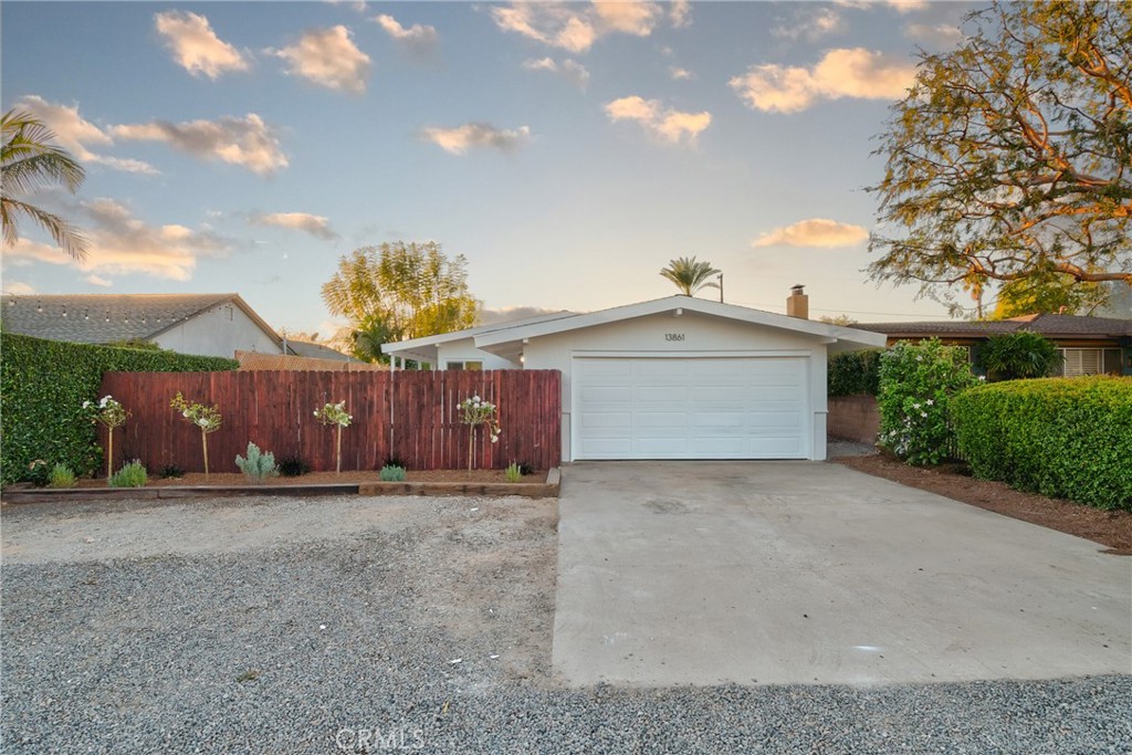 13861 Esplanade Avenue