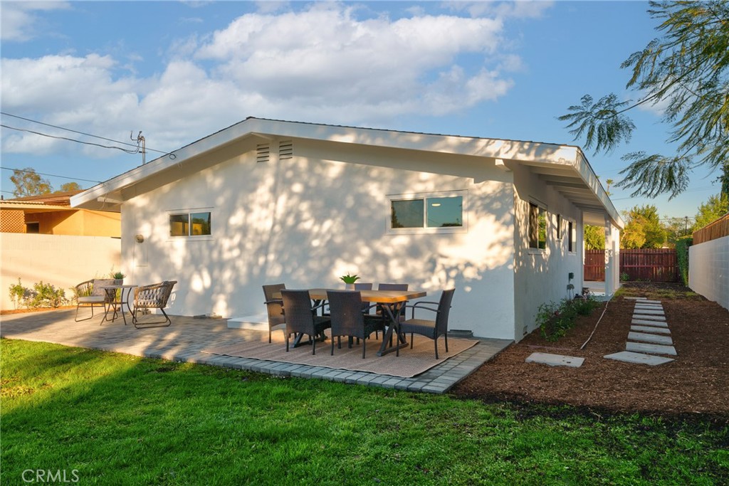 13861 Esplanade Avenue