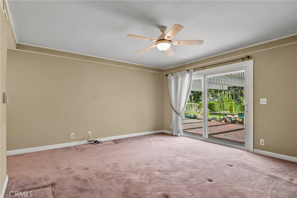 412 S Oakgrove Circle