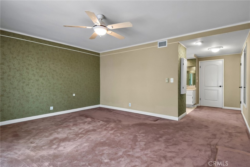 412 S Oakgrove Circle