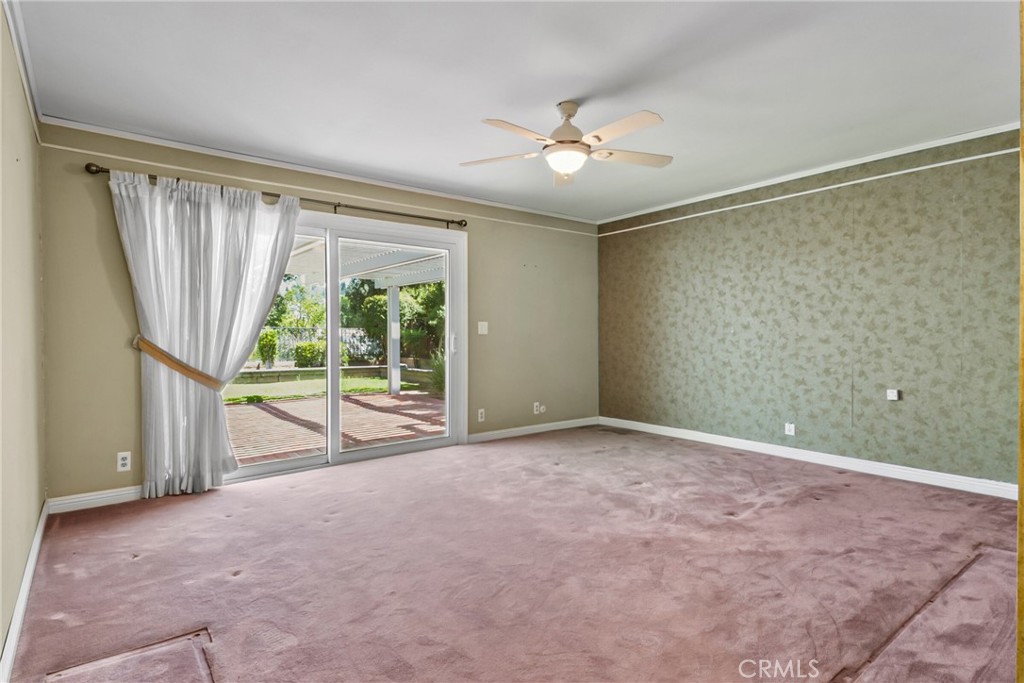 412 S Oakgrove Circle