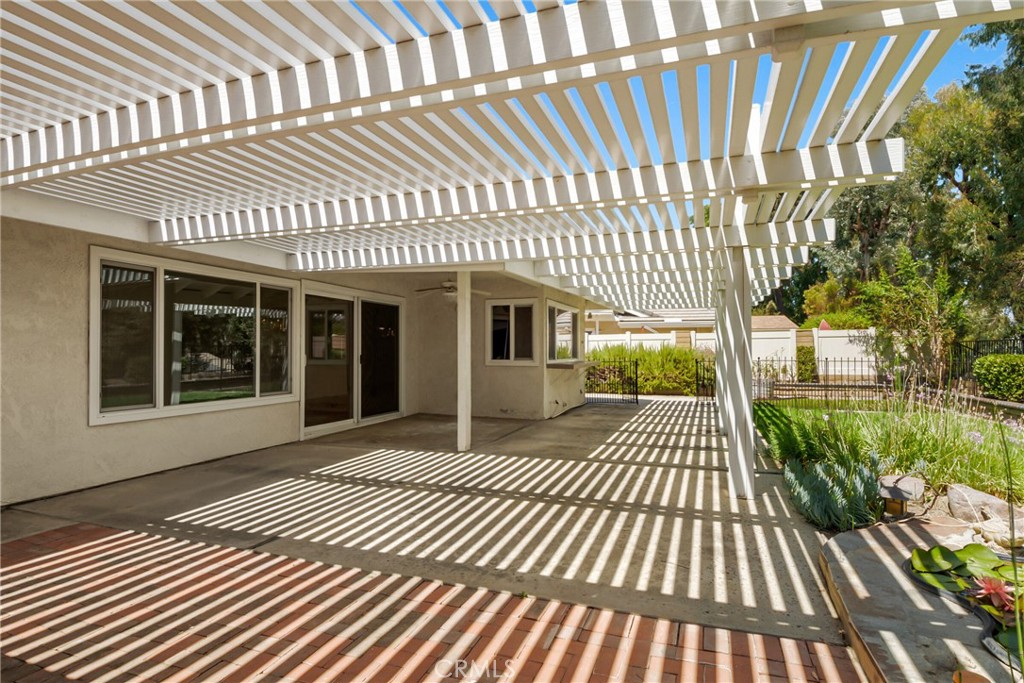 412 S Oakgrove Circle