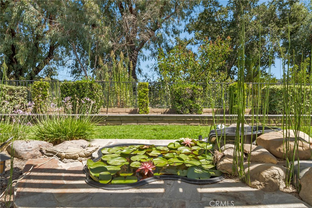 412 S Oakgrove Circle