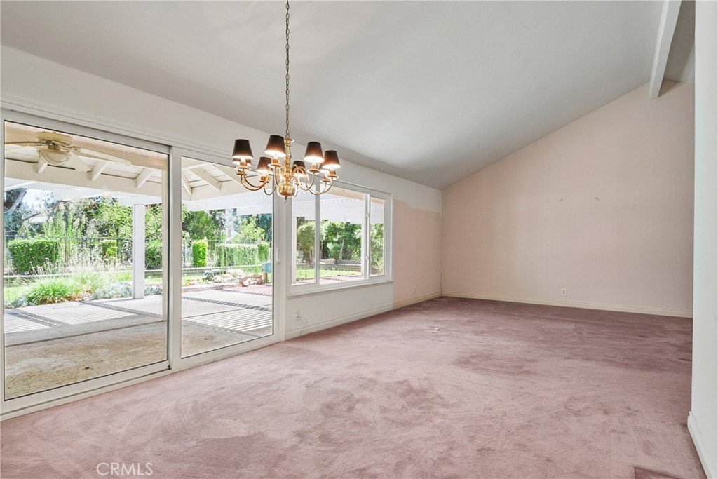 412 S Oakgrove Circle