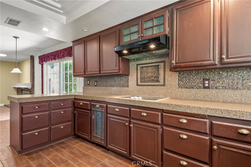 412 S Oakgrove Circle