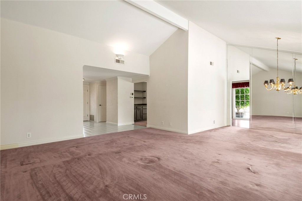 412 S Oakgrove Circle