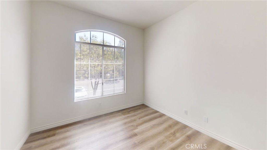 8215 E White Oak 101