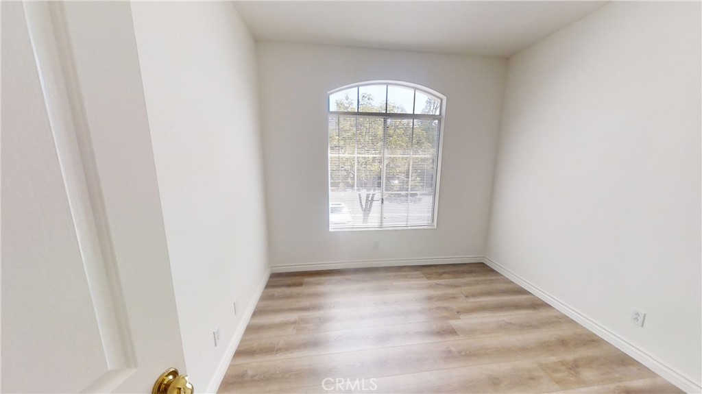 8215 E White Oak 101