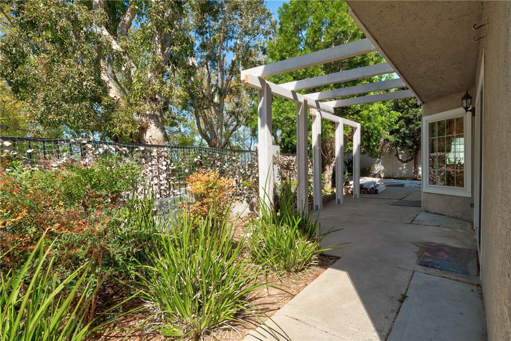 5221 E Fairlee Court