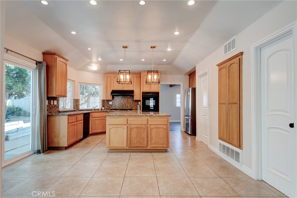 5221 E Fairlee Court