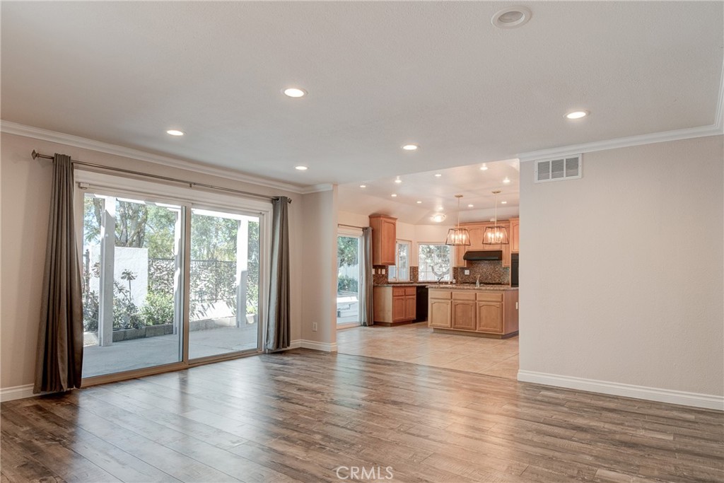 5221 E Fairlee Court