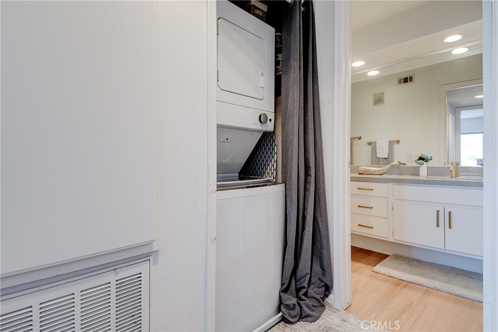 2500 San Gabriel Way 305