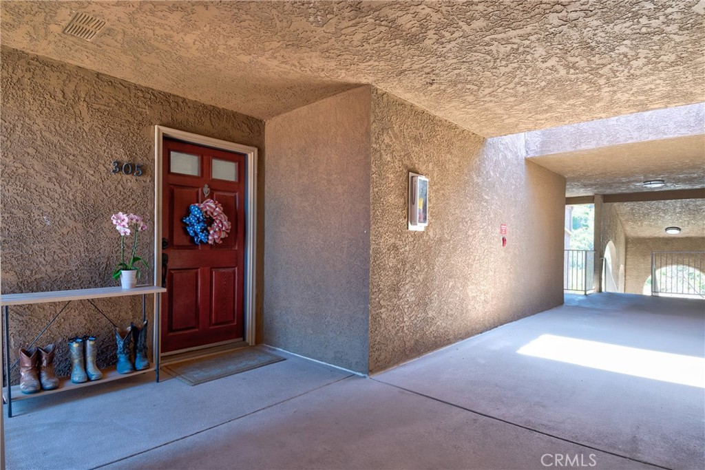 2500 San Gabriel Way 305