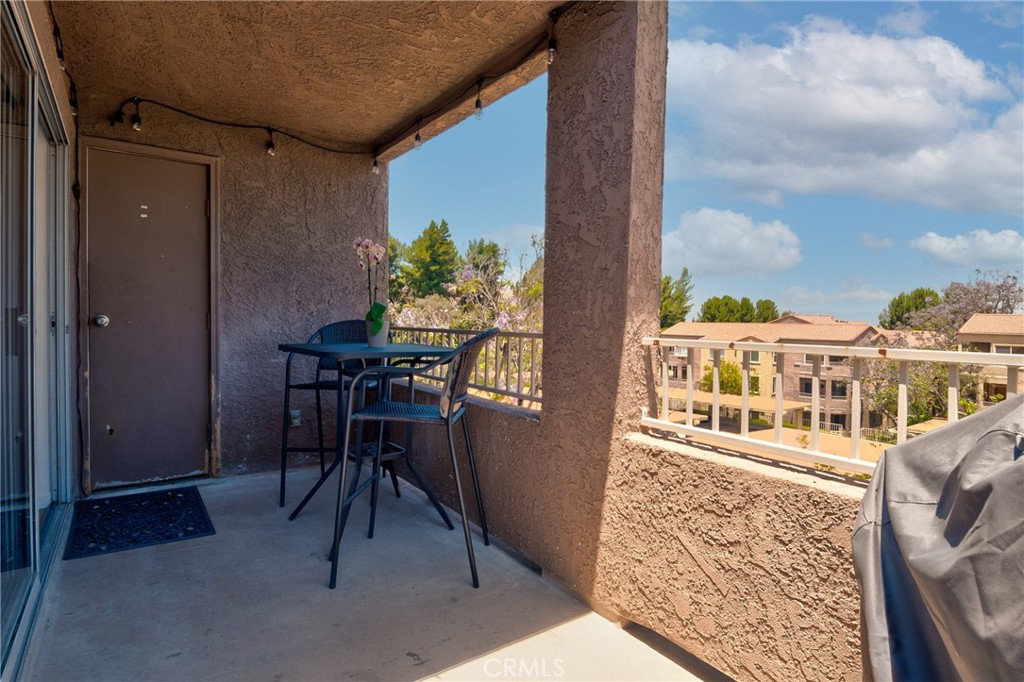 2500 San Gabriel Way 305