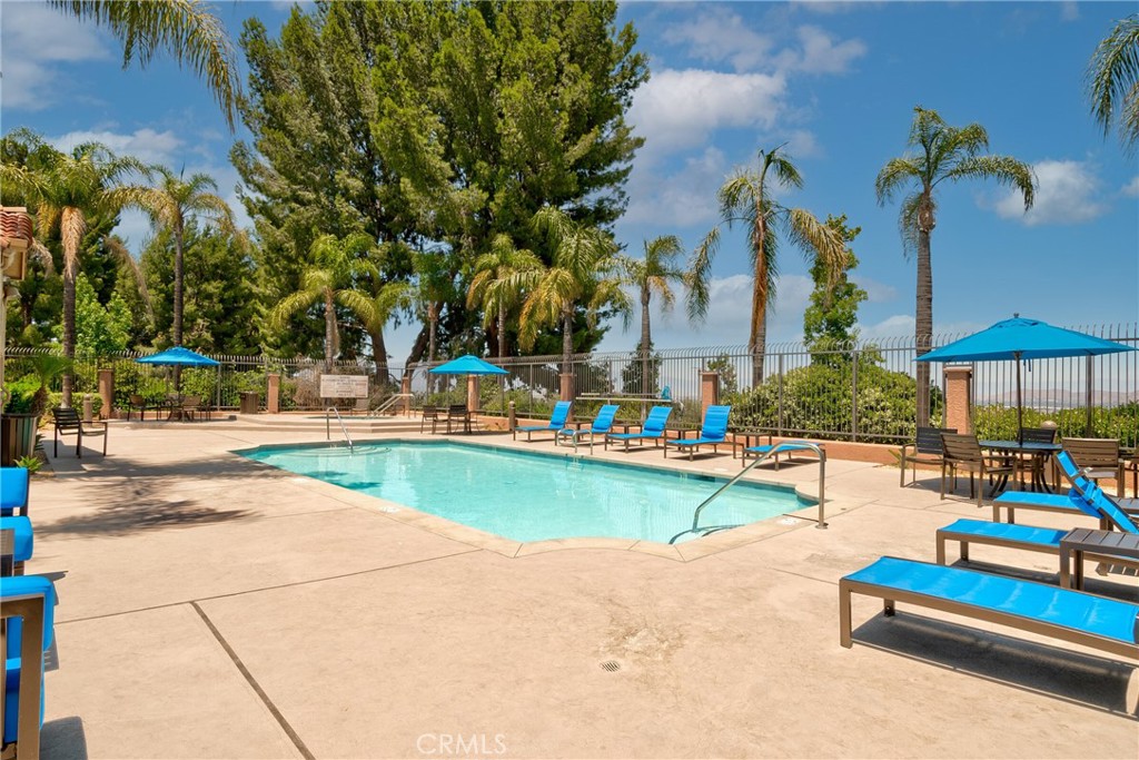 2500 San Gabriel Way 305