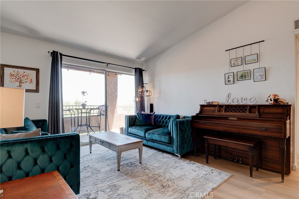 2500 San Gabriel Way 305