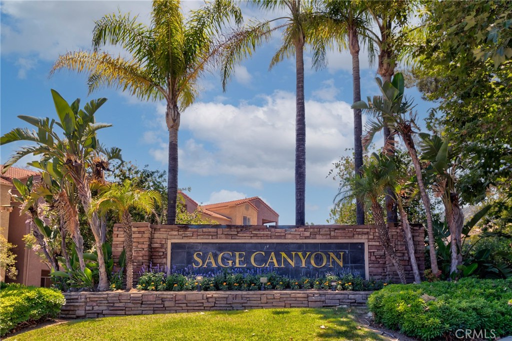 2500 San Gabriel Way 305