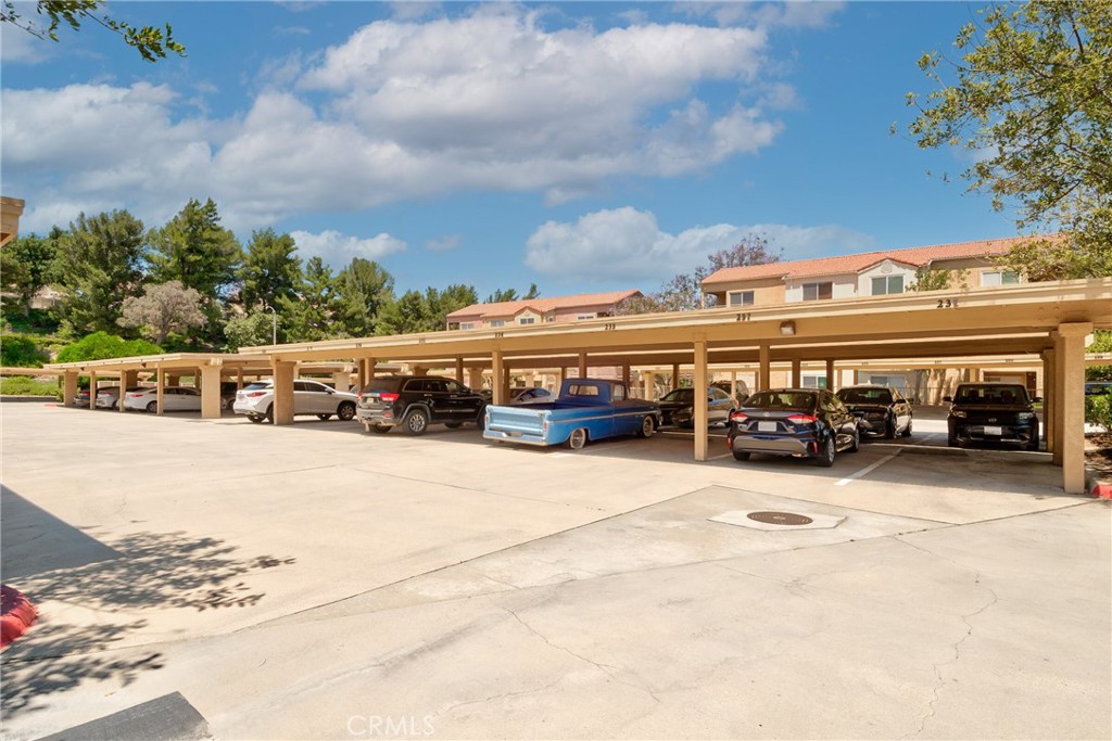 2500 San Gabriel Way 305